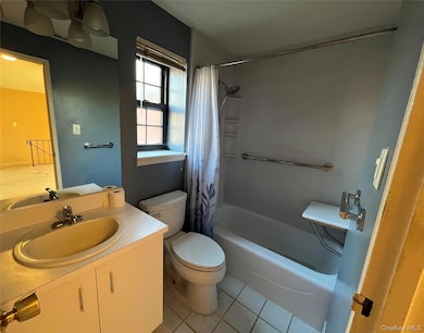 45 Newbrook Ln unit 45, Bay Shore, NY 11706 - photo 6