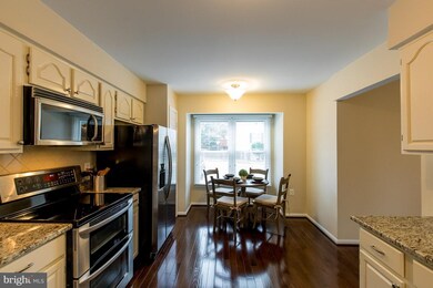 13951 Lightburn Ln, Centreville, VA 20121 - photo 4