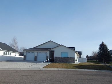 111 Sunset, American Falls, ID 83211 - photo 2