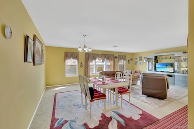 78 Deer Ct Dr, Middletown, NY 10940 - photo 4