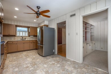 1105 Whaley Dr, Gainesville, TX 76240 - photo 5