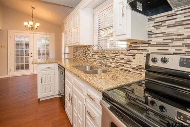 5811 5811 Hollytree, Tyler, TX 75703 - photo 6