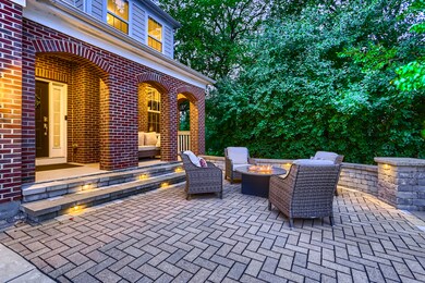 370 E Harrison St, Elmhurst, IL 60126 - photo 5