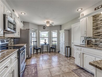 5817 Cheyenne Ct, Warr Acres, OK 73132 - photo 3