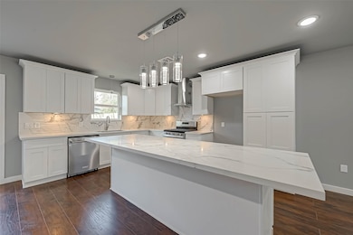 8321 Venus St, Houston, TX 77088 - photo 7