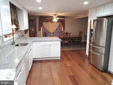 6295 Leafy Screen, Columbia, MD 21045 - photo 4