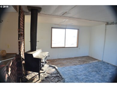 450 Thompson Ave, Mount Vernon, OR 97865 - photo 7