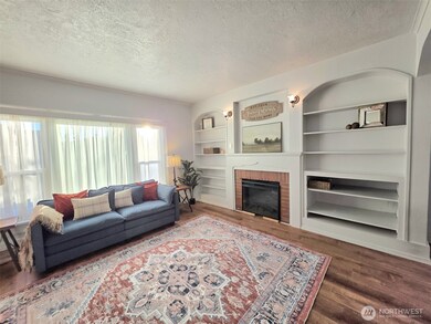 321 12th St, Raymond, WA 98577 - photo 5