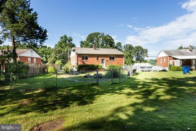 15915 Crest Dr, Woodbridge, VA 22191 - photo 4