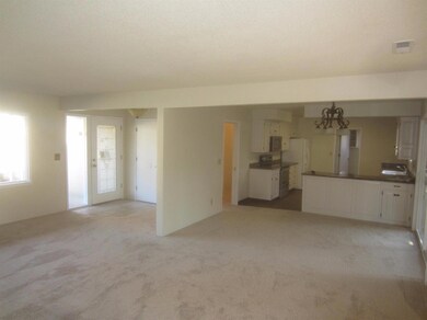 205 NW Savage St, Grants Pass, OR 97526 - photo 4