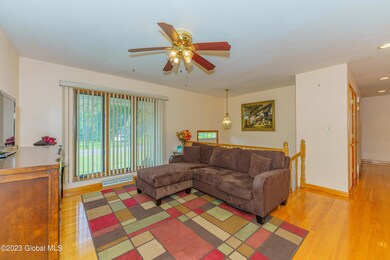 2 Livingroom 3