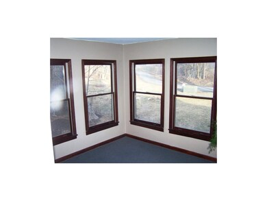 3 season porch 10X9 sqr ft, windows galore, indoor
