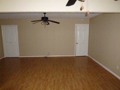 3 Regency Ln, Houston, TX 77088 - photo 5