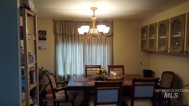 305 N 7th St W, Homedale, ID 83628 - photo 2