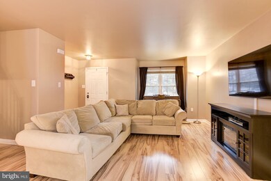 1708 Amberfield Ct, Crofton, MD 21114 - photo 2