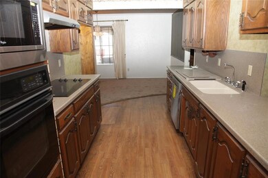 1100 W Russell Ave, Bonham, TX 75418 - photo 7