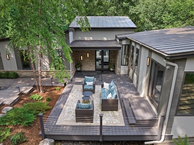 1913 Hillside Ct, Delafield, WI 53018 - photo 3