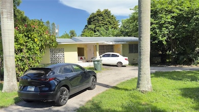 549 SE 2nd St, Belle Glade, FL 33430 - photo 3