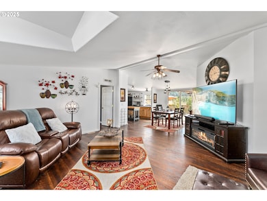 184 SE Cordelia Dr, Myrtle Creek, OR 97457 - photo 4