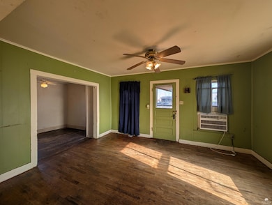 403 Elm St, Wamego, KS 66547 - photo 3