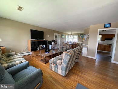 201 Minta Ct unit ROOM FOR RENT, Linthicum Heights, MD 21090 - photo 4