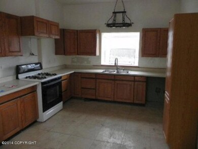 111-142395 Kitchen