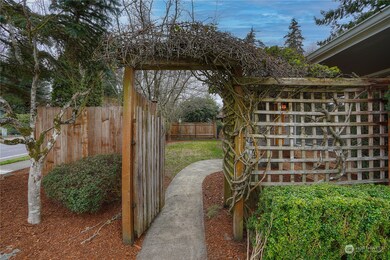 3322 Grandview Dr W, University Place, WA 98466 - photo 6