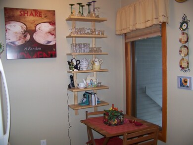 3 Pondview Dr unit H, Pittsfield, MA 01201 - photo 3