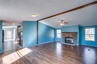 421 Oak View Ln, Asheboro, NC 27205 - photo 4