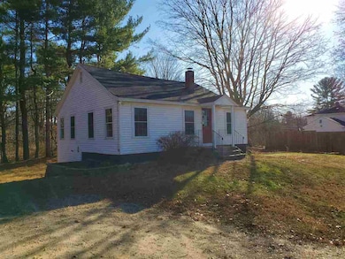 526A Mammoth Rd, Londonderry, NH 03053 - photo 2