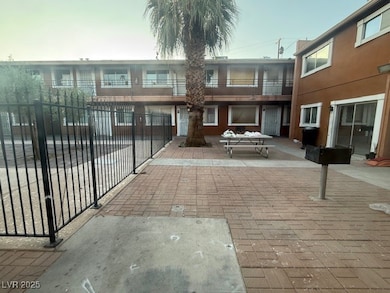 500 S 13th St unit C5, Las Vegas, NV 89101 - photo 5