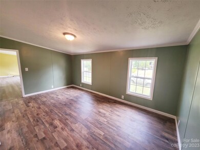 318 Charles St, Statesville, NC 28677 - photo 2