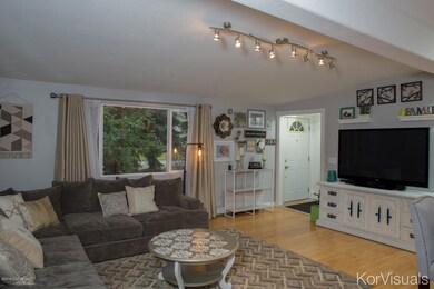 718 E 74th-9