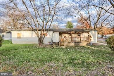 21 Walnut Ln, Carlisle, PA 17015 - photo 4