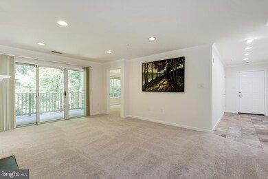 135 Timberbrook Ln unit 102, Gaithersburg, MD 20878 - photo 2