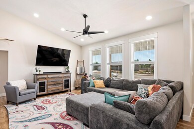 4528 N Prospector-15