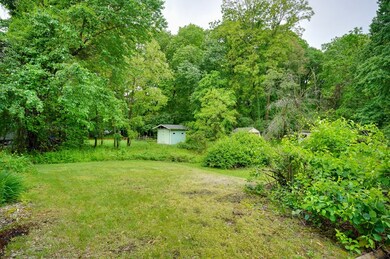 32 Locust St, Burlington, MA 01803 - photo 2