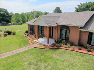 292 Flynt Rd, Laurel, MS 39443 - photo 2