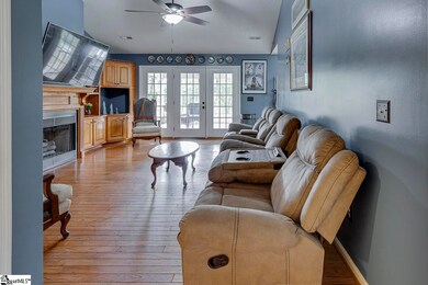 409 Cresthaven Dr, Boiling Springs, SC 29316 - photo 5