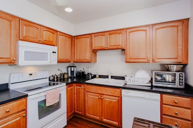 2009 Dundee Rd, Northbrook, IL 60062 - photo 7