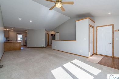503 W Nathan St, Lake Crystal, MN 56055 - photo 4