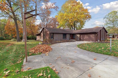 52881 Winterberry Dr, South Bend, IN 46637 - photo 2