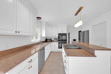 9 Vincent Rd, Mendon, MA 01756 - photo 7