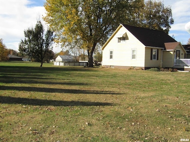 1320 N Broadway St, Lewistown, IL 61542 - photo 5