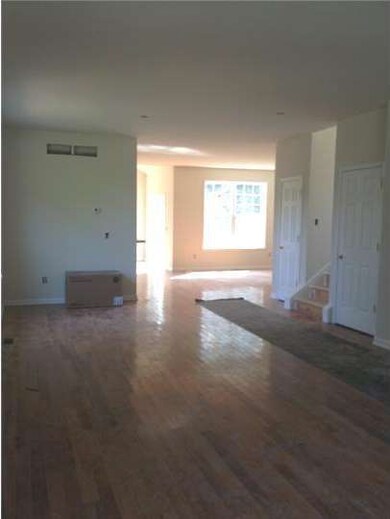 233 N Penn St, Spring City, PA 19475 - photo 3