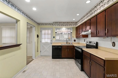 10221 Buffton Dr, Saint Louis, MO 63123 - photo 7