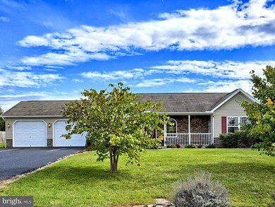 15280 Wedgewood Dr, Greencastle, PA 17225 - photo 2