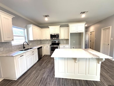 196 Twisted Oaks Dr, Rusk, TX 75785 - photo 3