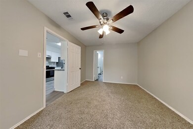 15 S Drifting Leaf Ct, Spring, TX 77380 - photo 6