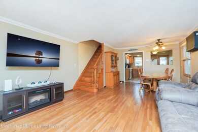 318 Fairbanks Ave, Staten Island, NY 10306 - photo 3
